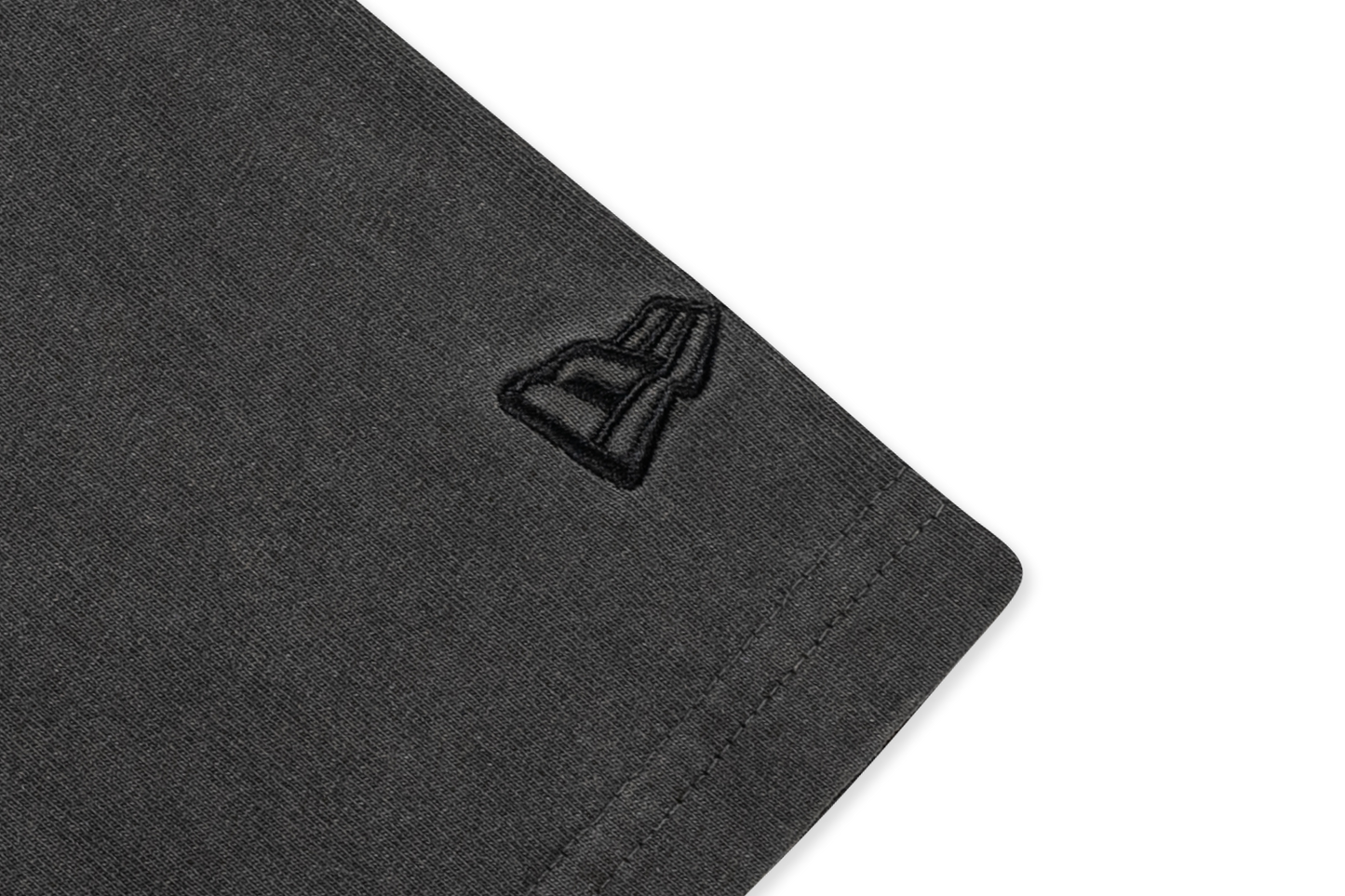 NEW ERA W SS CROP TEE NE LOGO WASH GRAPHITE