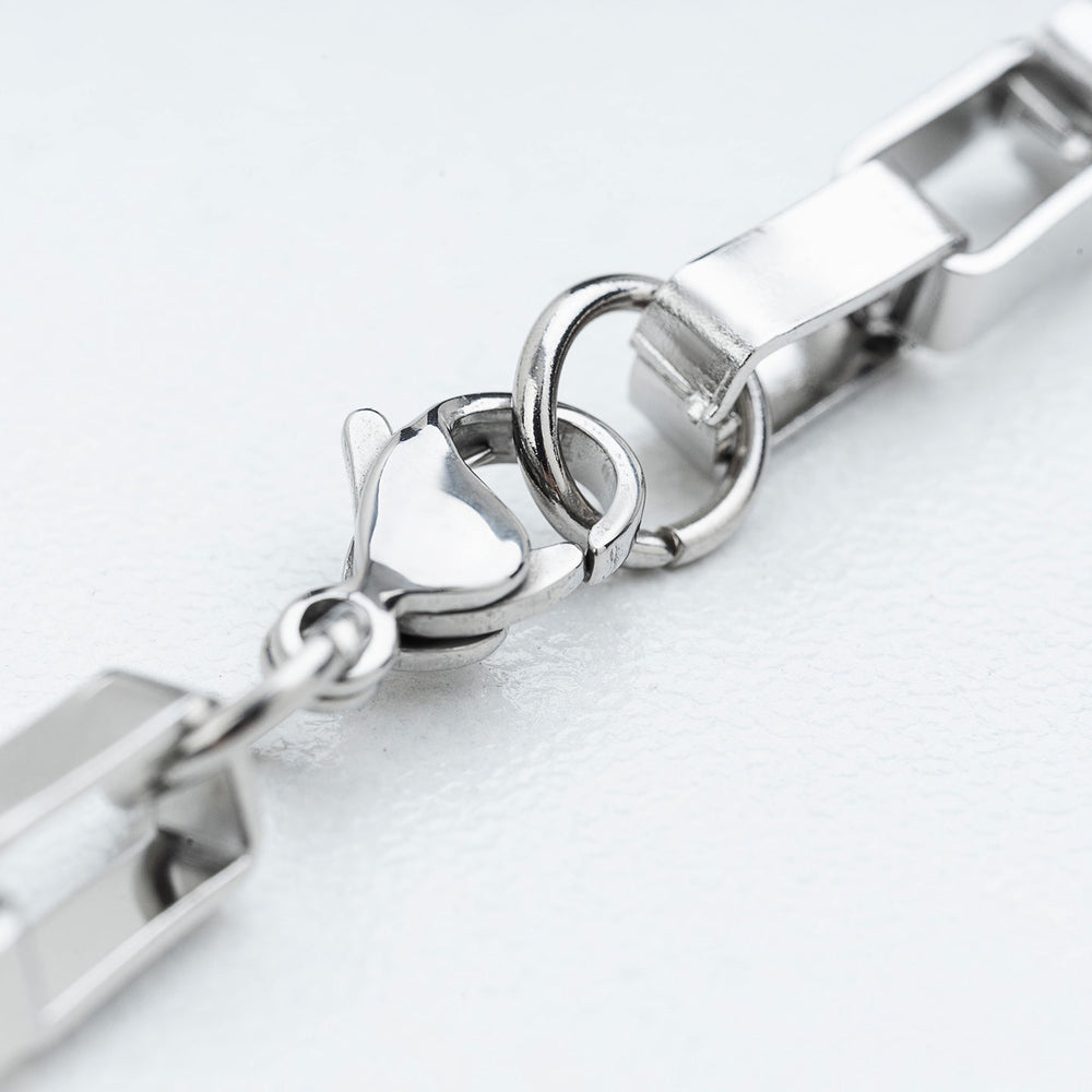 Colossal B-Chain Pendant Necklace - Silver