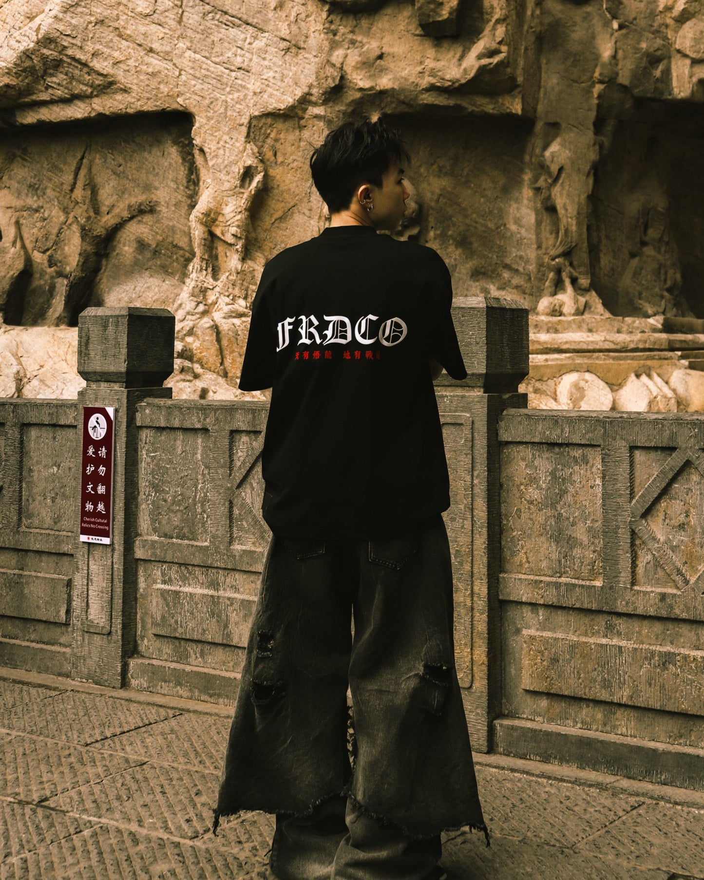 WARRIOR ESSENTIAL BLACK TEE