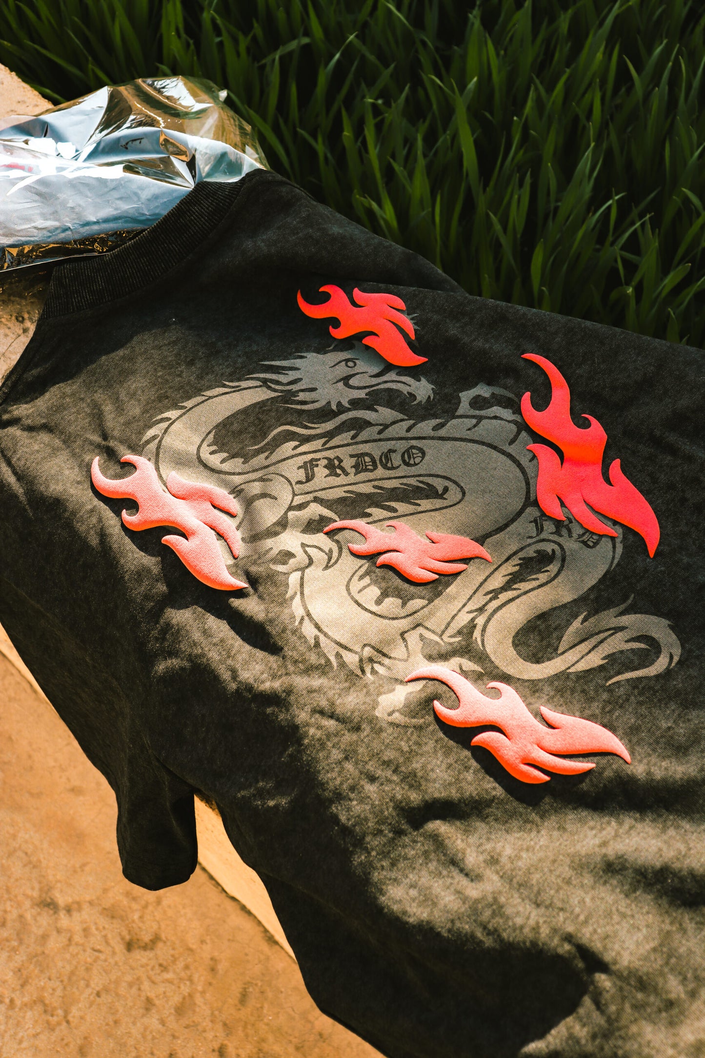 BATTLE DRAGON WASHED BLACK TEE