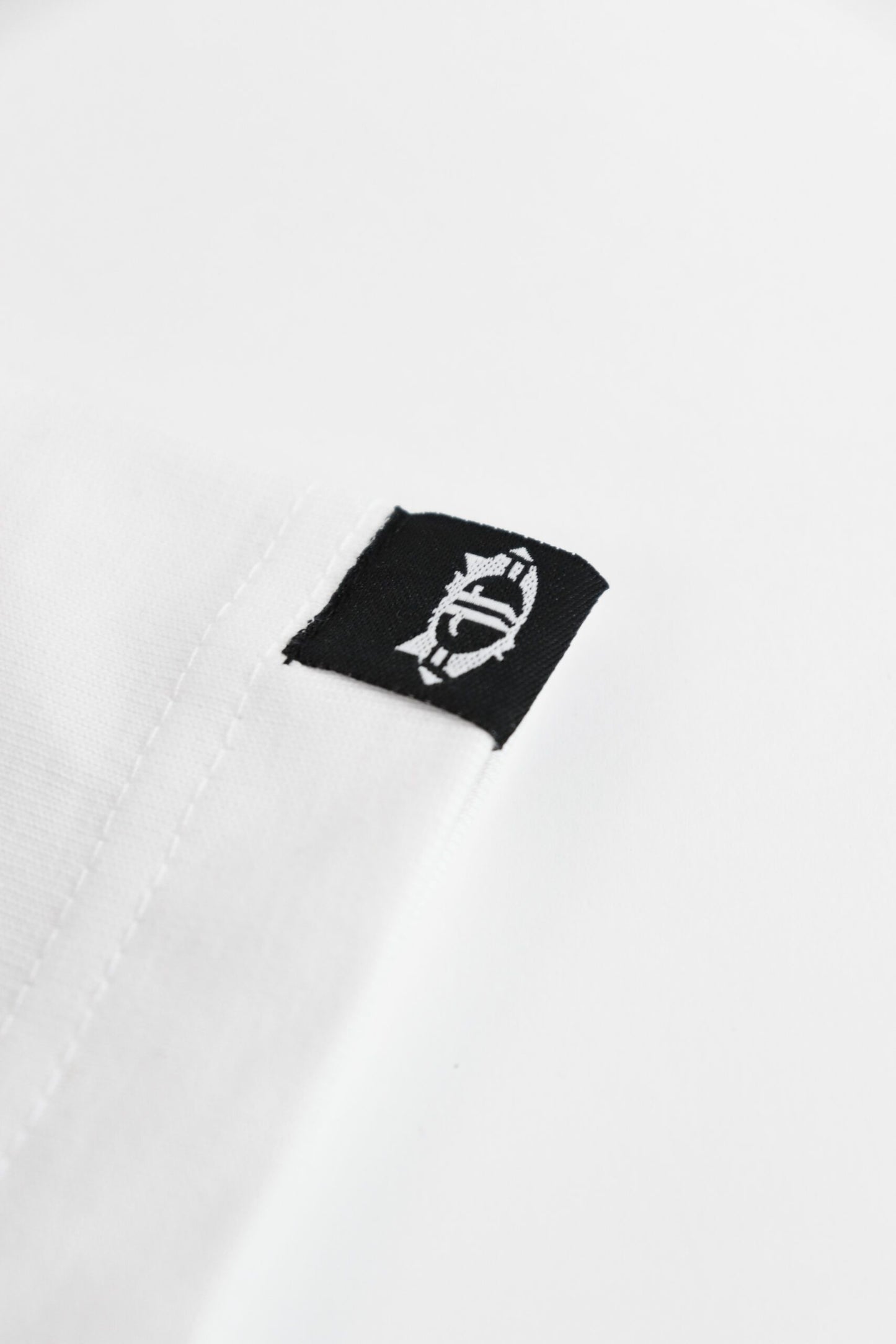 WARRIOR ESSENTIAL WHITE TEE