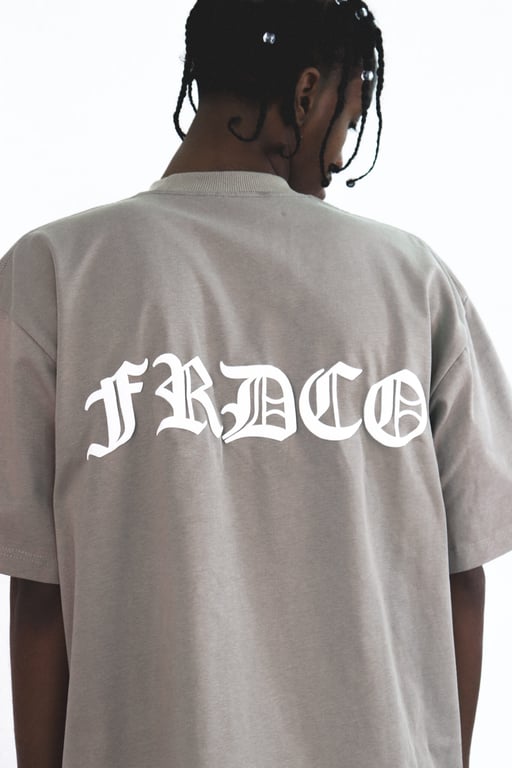 SS24 EMBOSSED LOGO KHAKI TEE