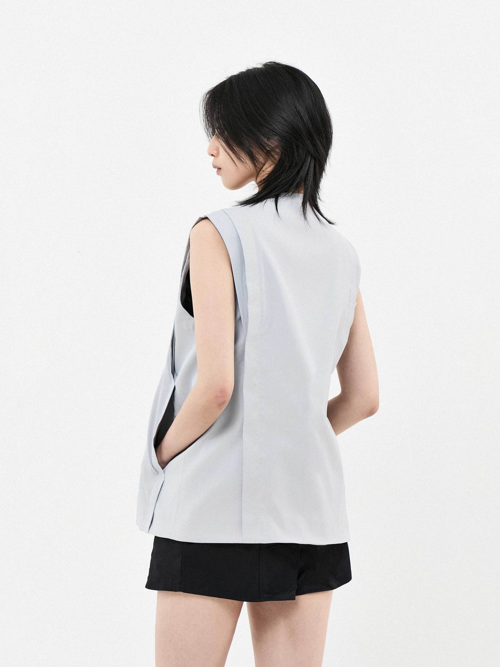Independent Buttoned Vest | White