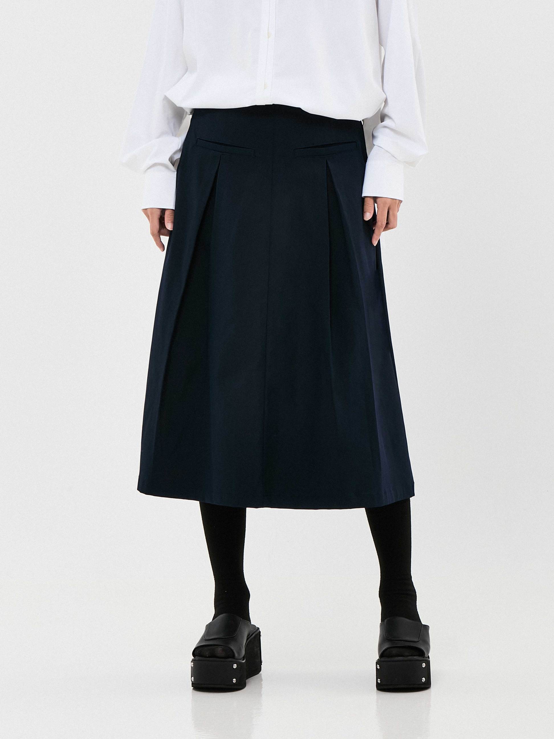 Ma-ny Ways Box Pleated Midi Skirt | Navy Blue