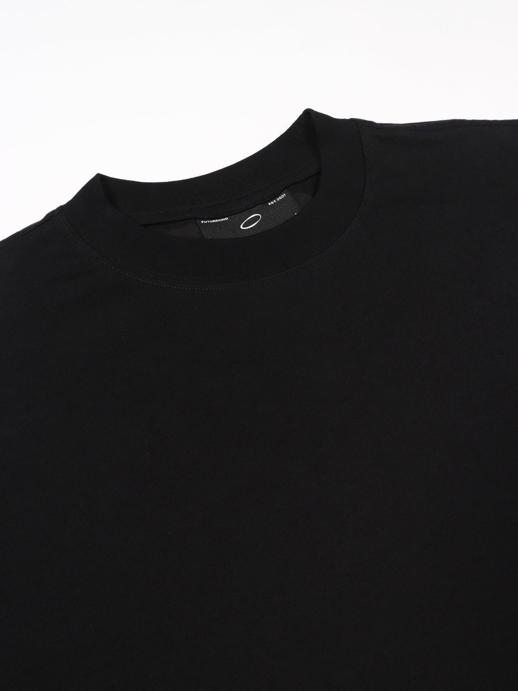 ESSENTIAL CROP TEE - BLACK