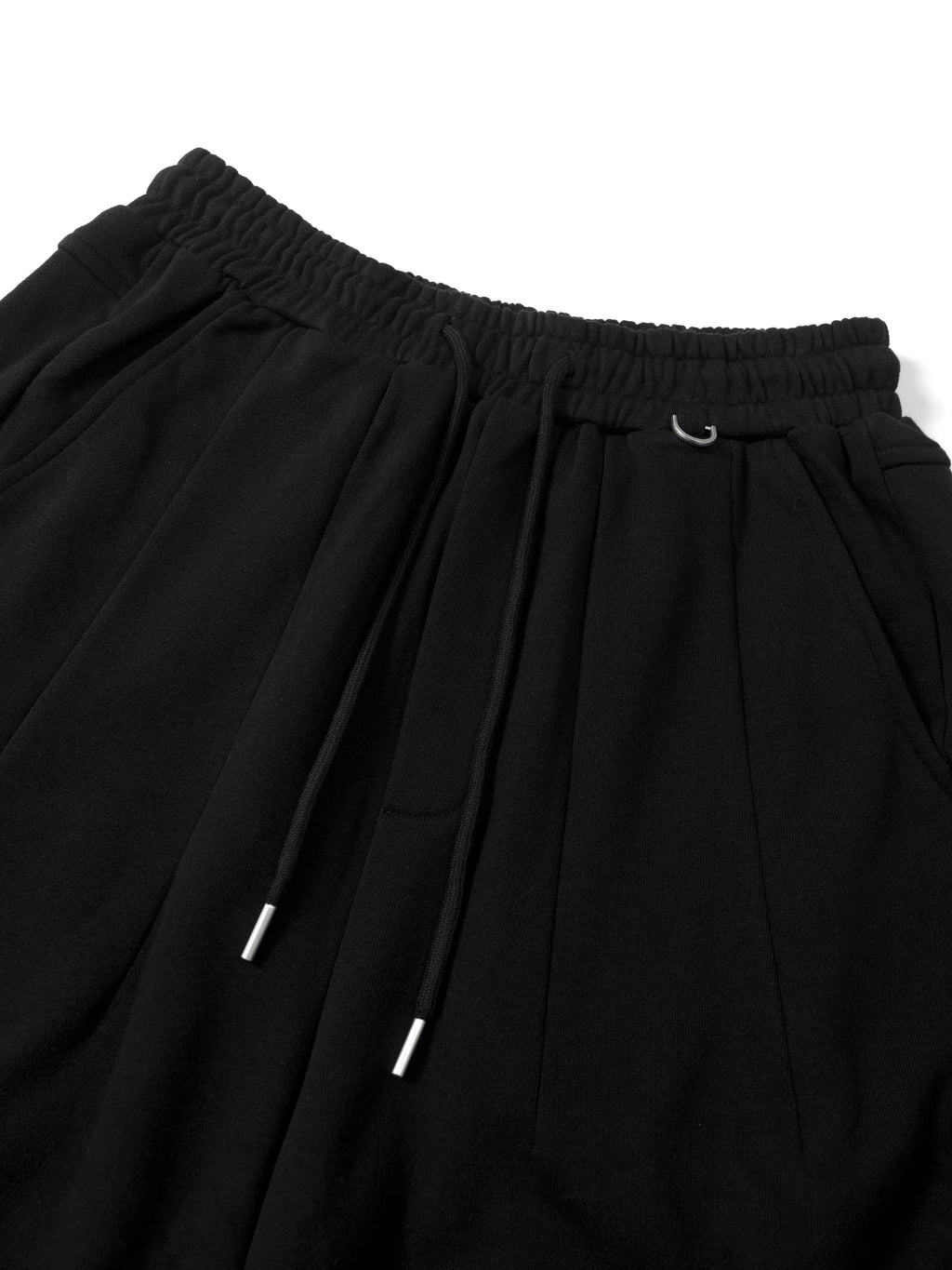 M Daily Essentials Tuck Short Black