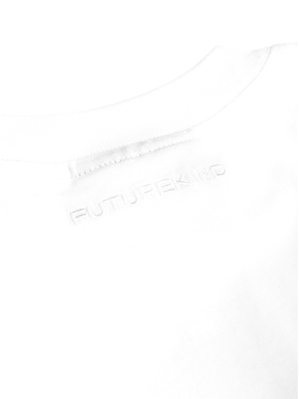 ESSENTIAL CROP TEE - WHITE