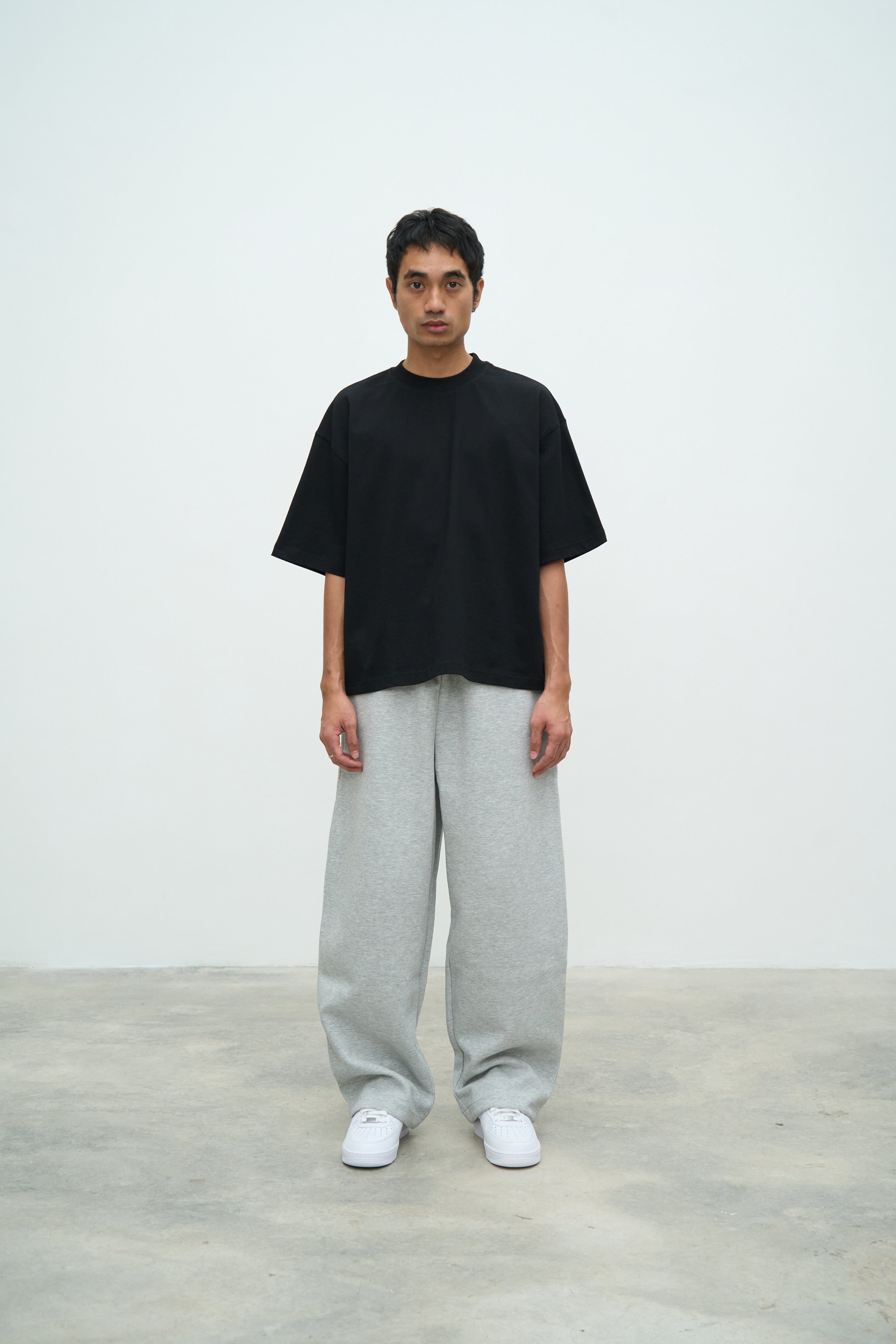 ESSENTIAL CROP TEE - BLACK