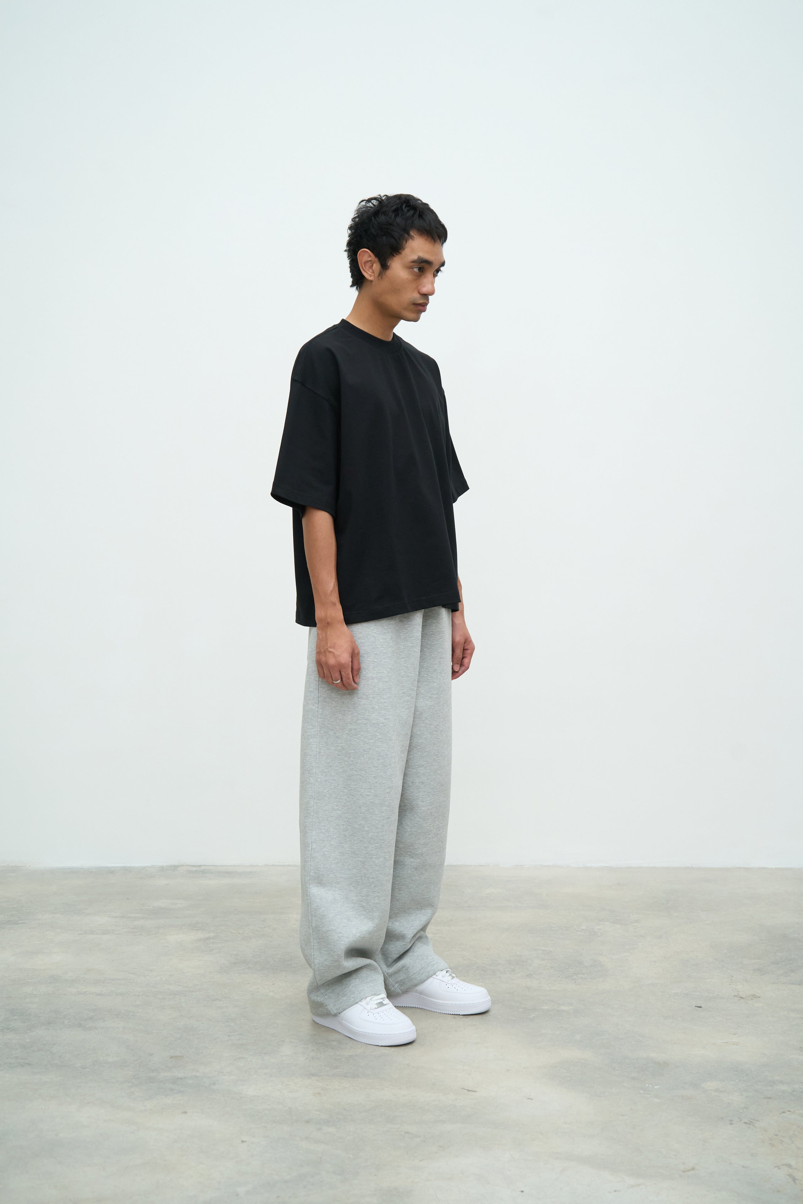 ESSENTIAL CROP TEE - BLACK