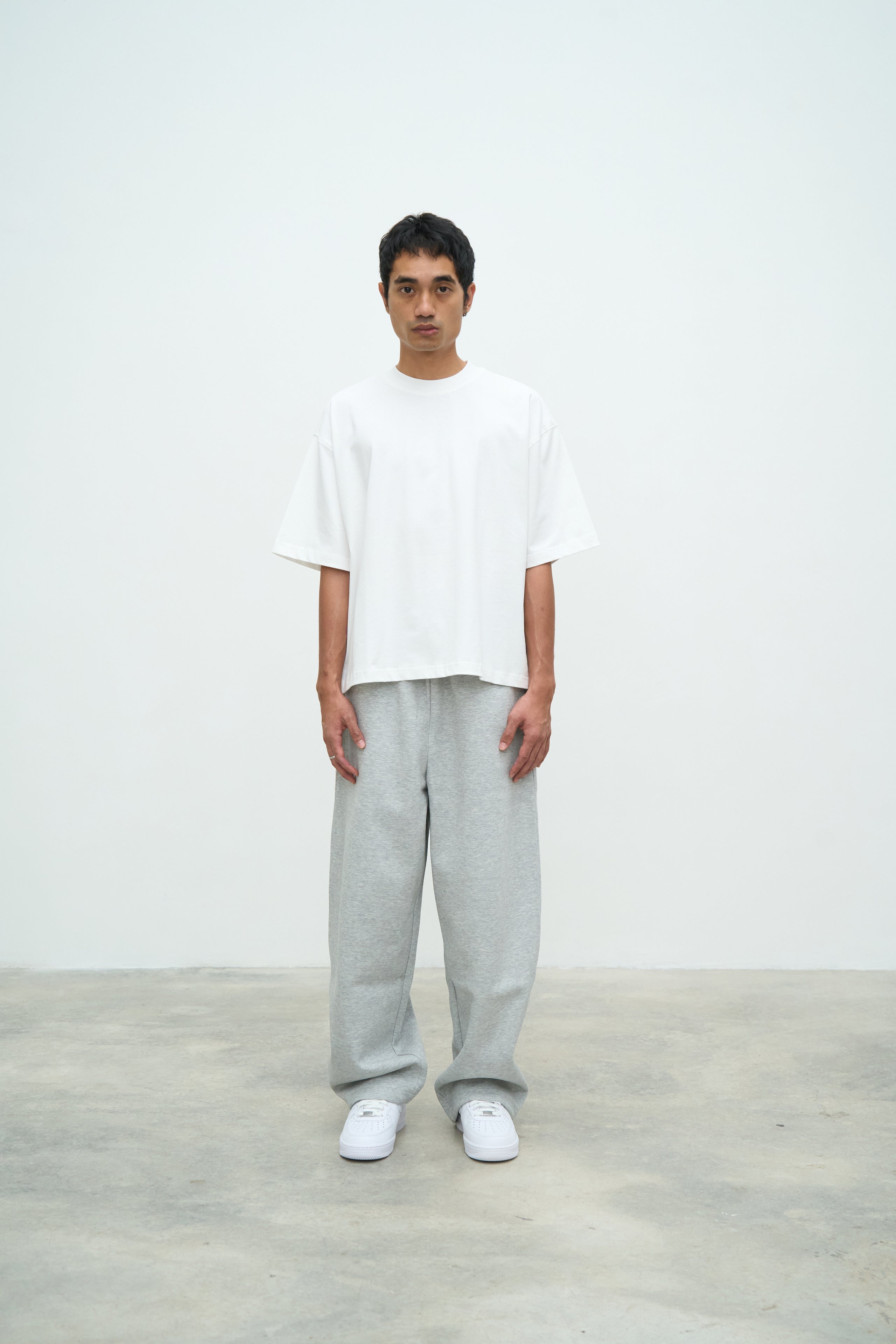 ESSENTIAL CROP TEE - WHITE