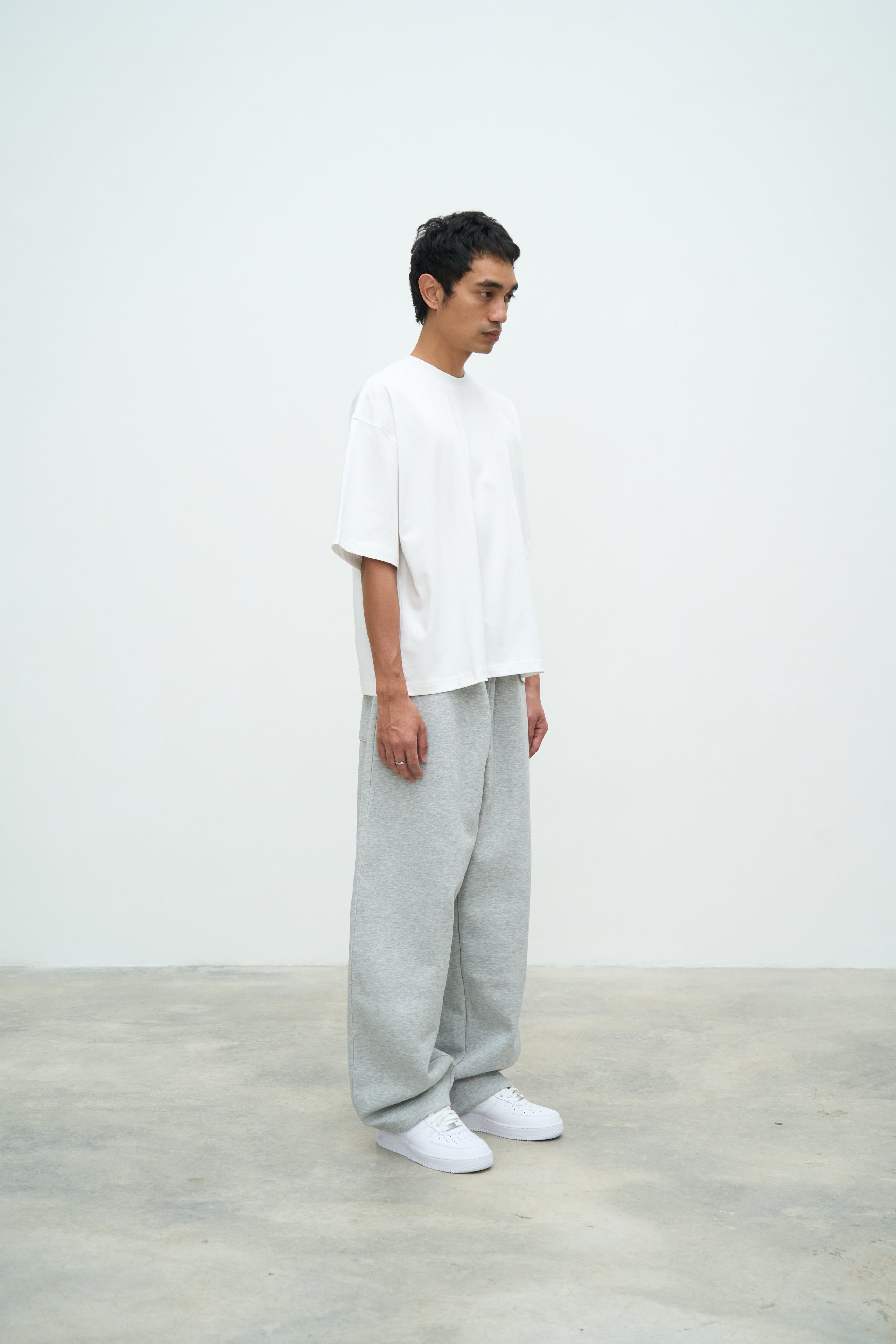 ESSENTIAL CROP TEE - WHITE