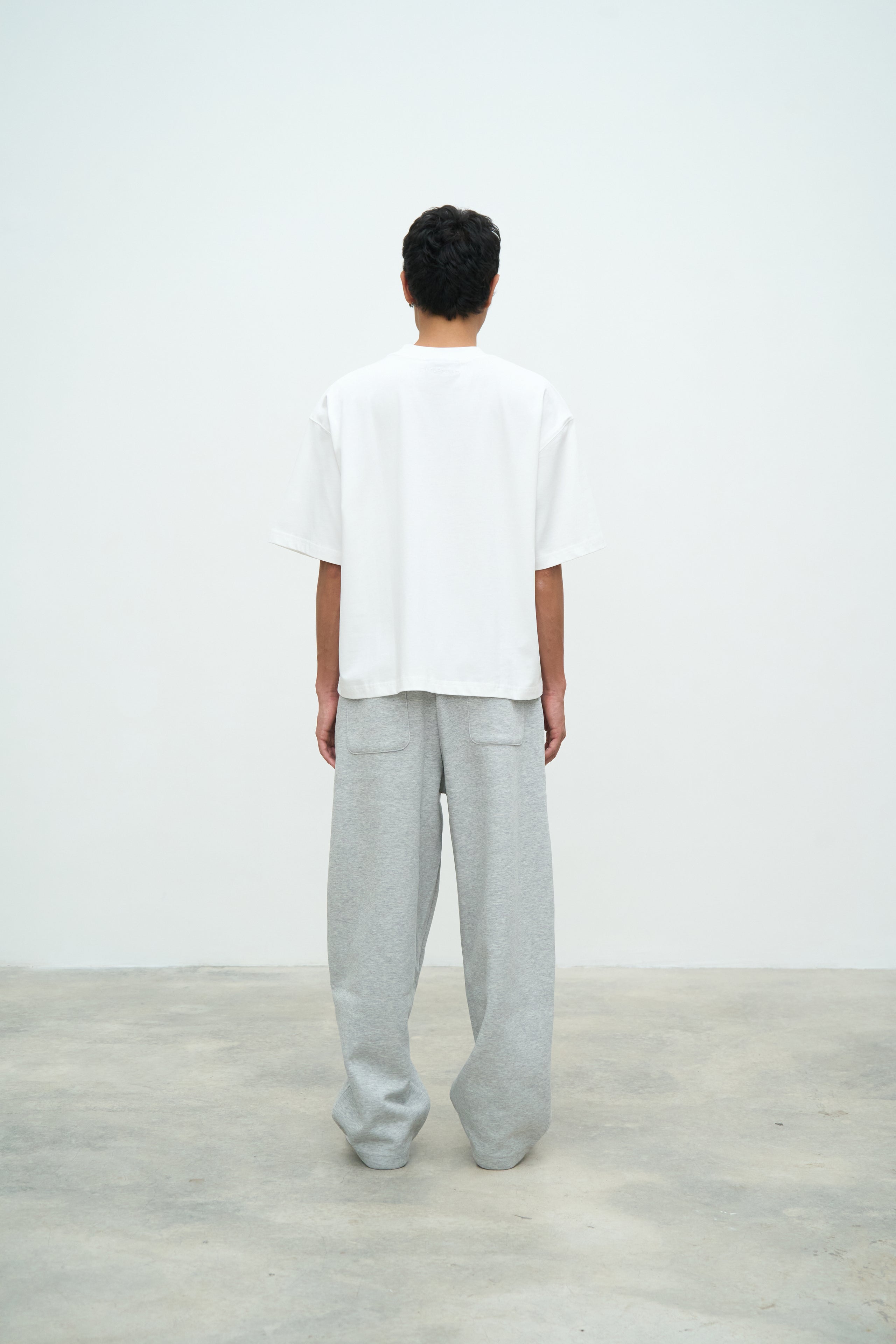 ESSENTIAL CROP TEE - WHITE