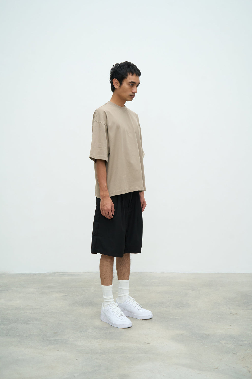 ESSENTIAL CROP TEE - BROWN