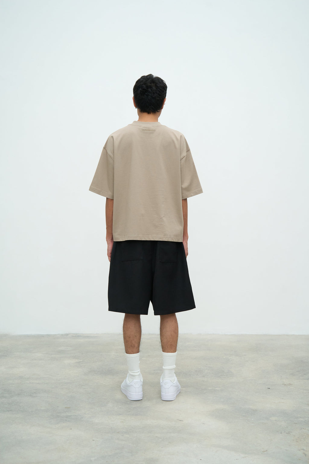ESSENTIAL CROP TEE - BROWN