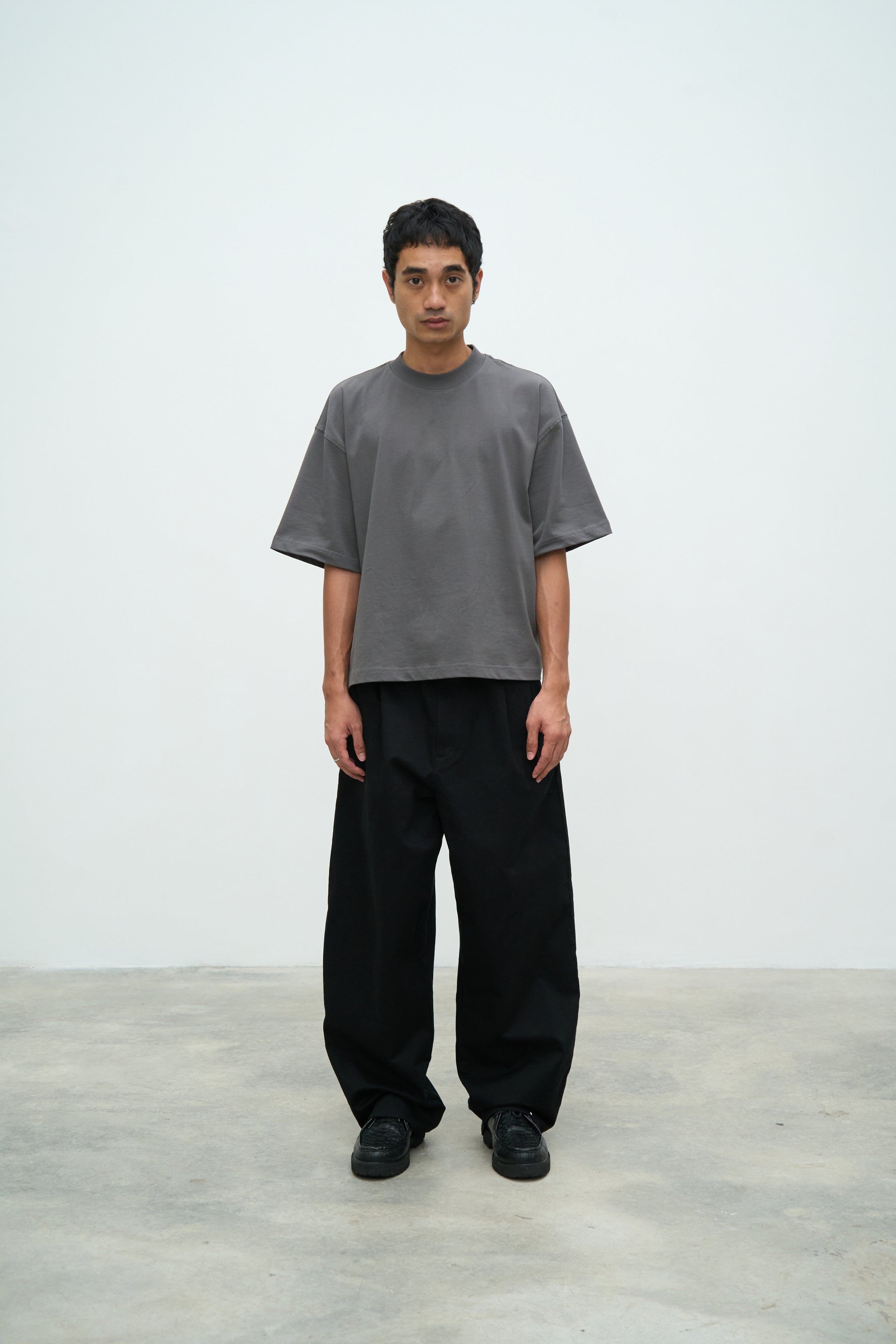 ESSENTIAL CROP TEE - GREY