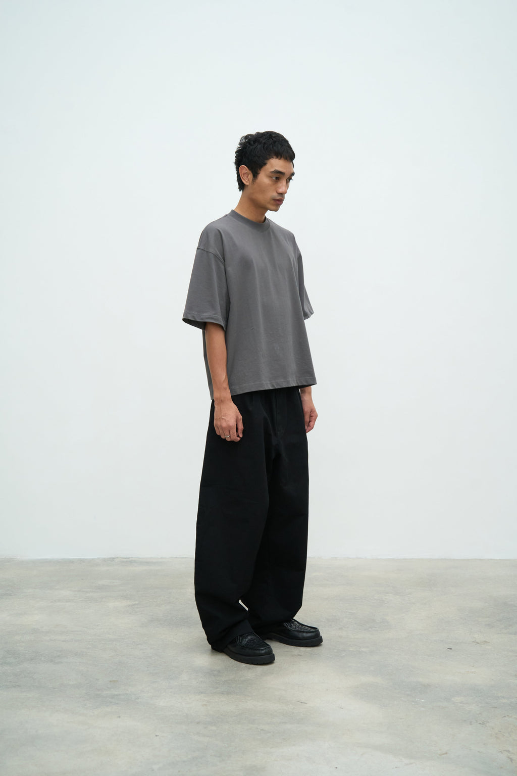 ESSENTIAL CROP TEE - GREY