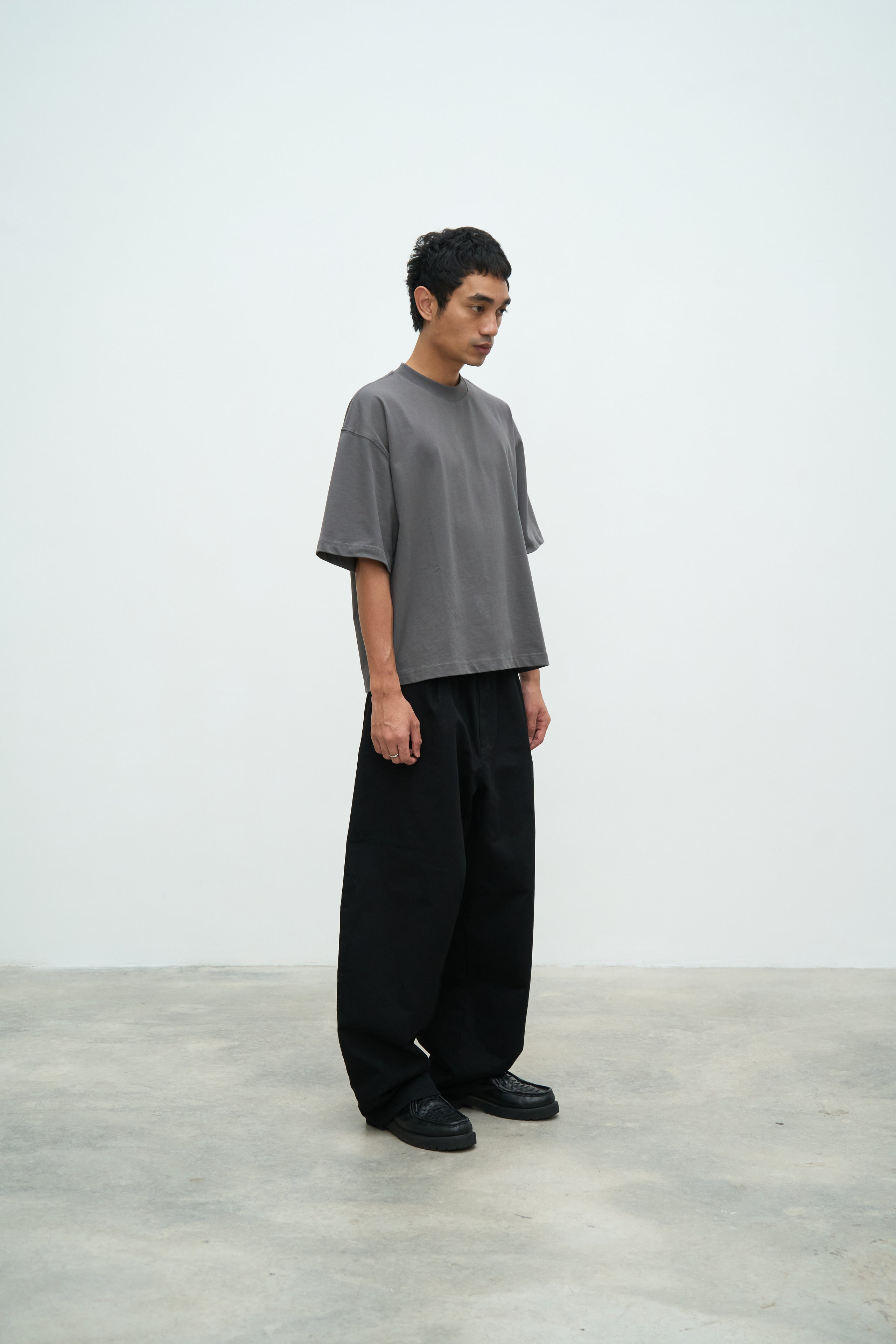 ESSENTIAL CROP TEE - GREY