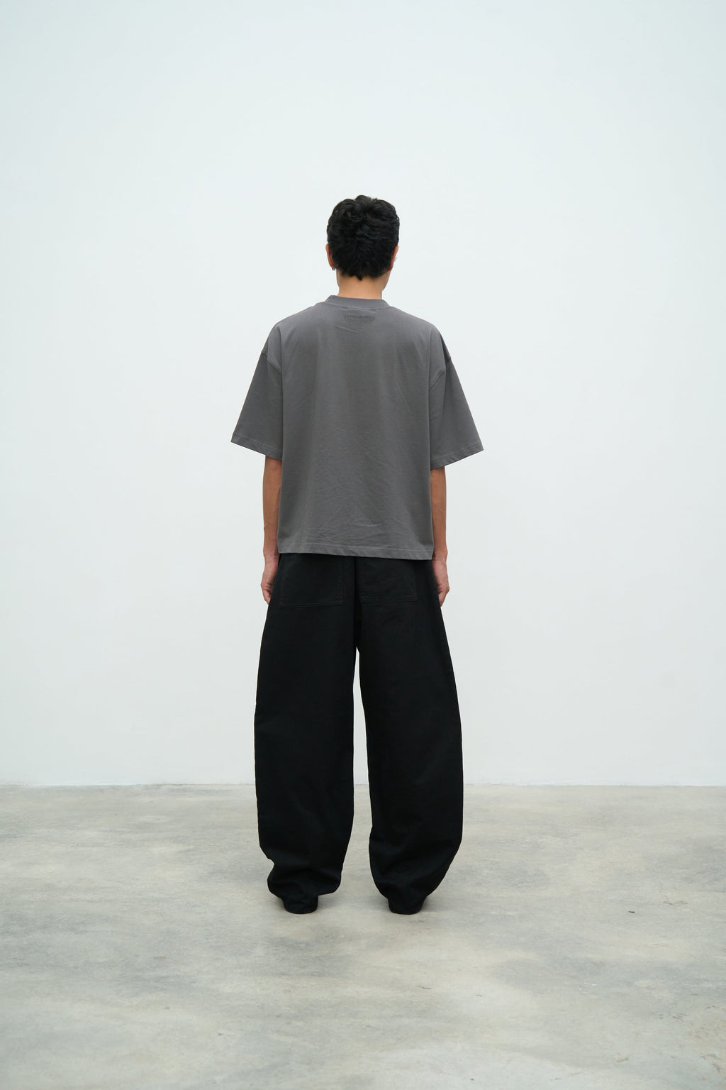 ESSENTIAL CROP TEE - GREY