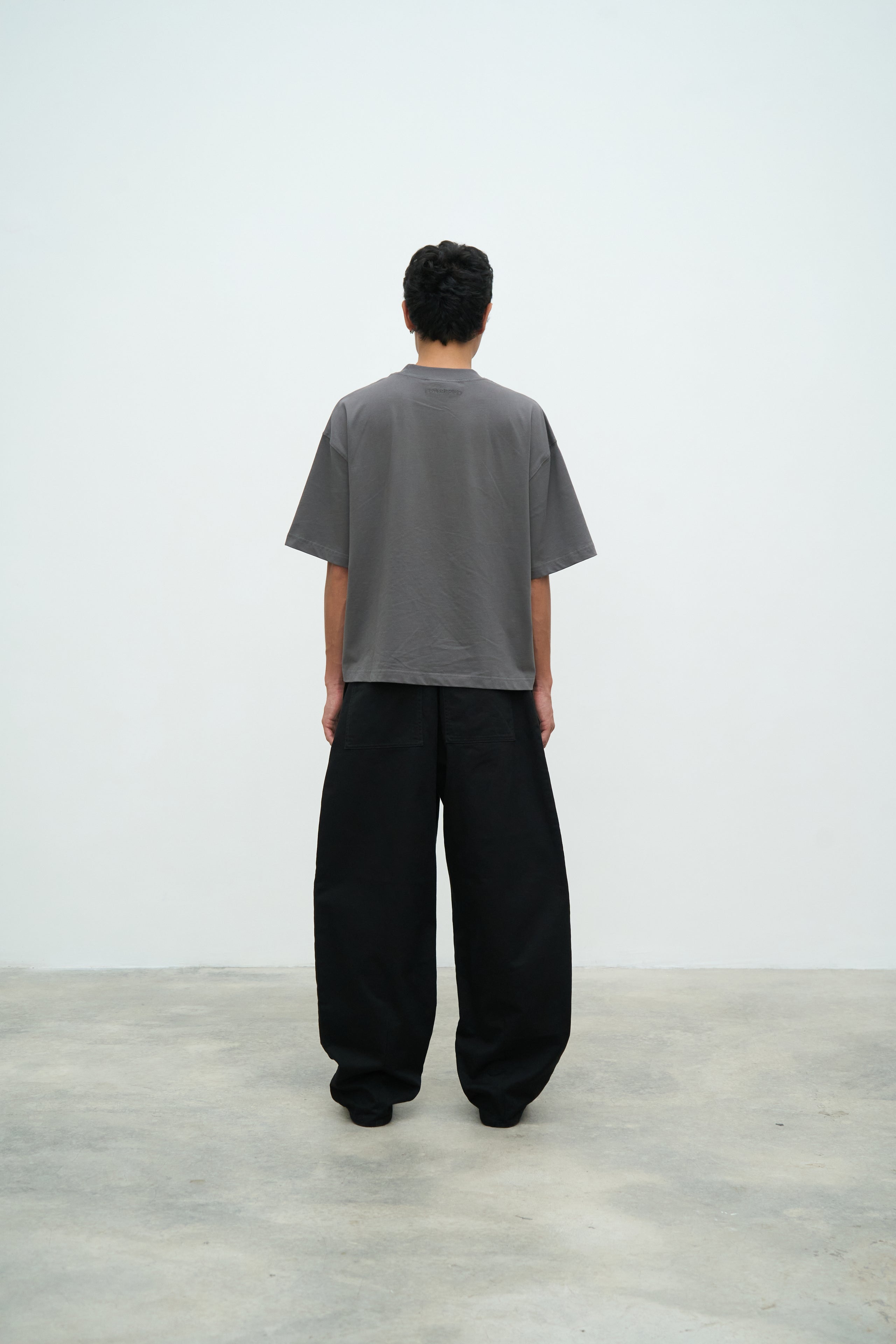 ESSENTIAL CROP TEE - GREY