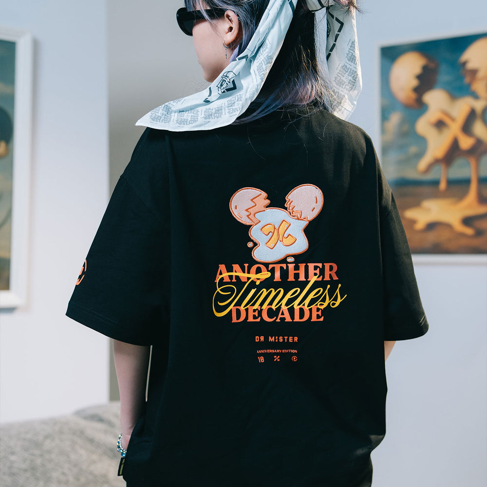 The Hatch Broad Tee (Present) – Black