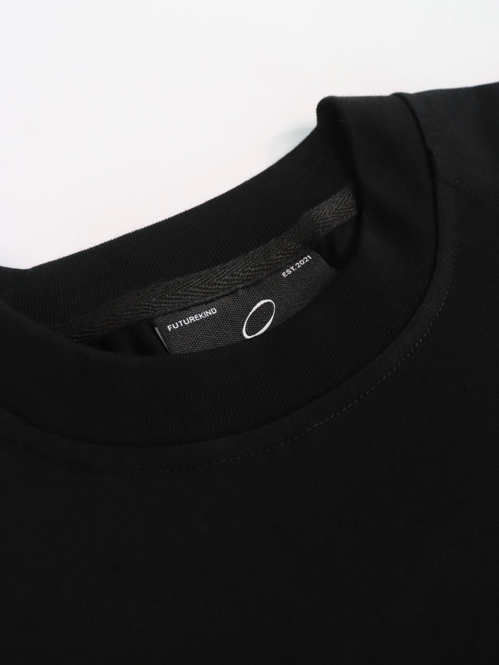 LOGO RAGLAN S/S T-SHIRT (BLACK EMBROID)