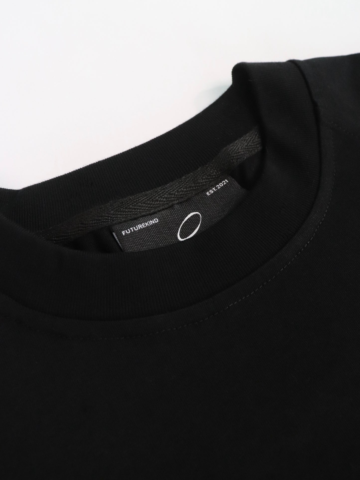 LOGO RAGLAN S/S T-SHIRT (WHITE EMBROID)