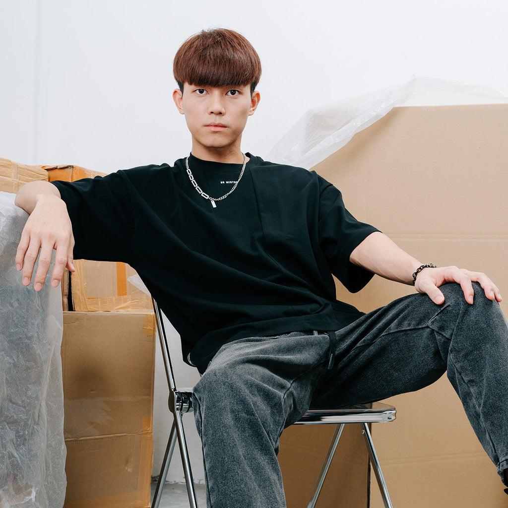 Panelled Drop Shoulder Oversized Tee - Black