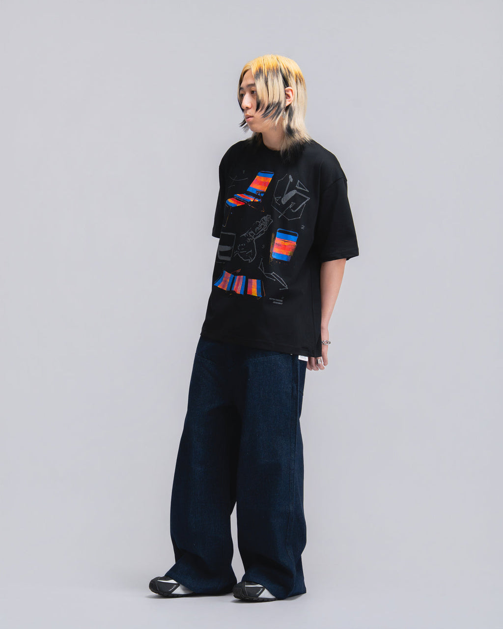 Lazy Chair Tee Black