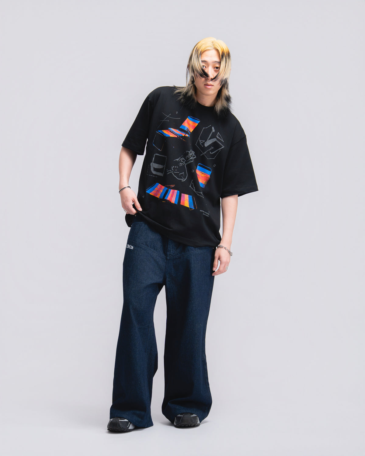 Lazy Chair Tee Black