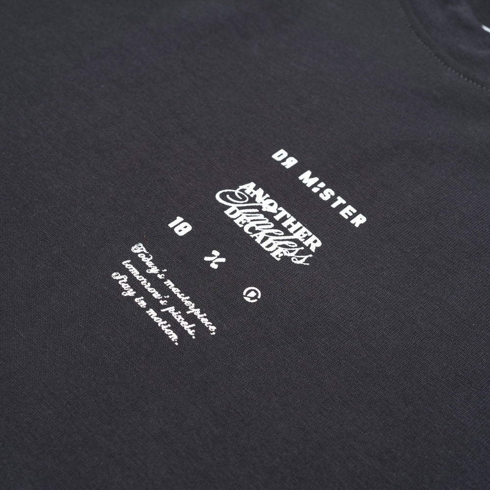 Stay In Motion Broad Tee (Future) – Dark Grey