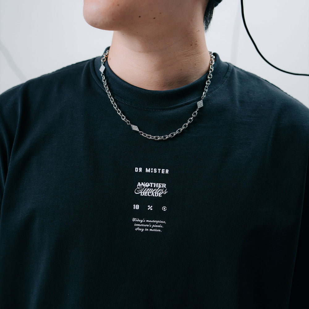 Stay In Motion Broad Tee (Future) – Dark Grey