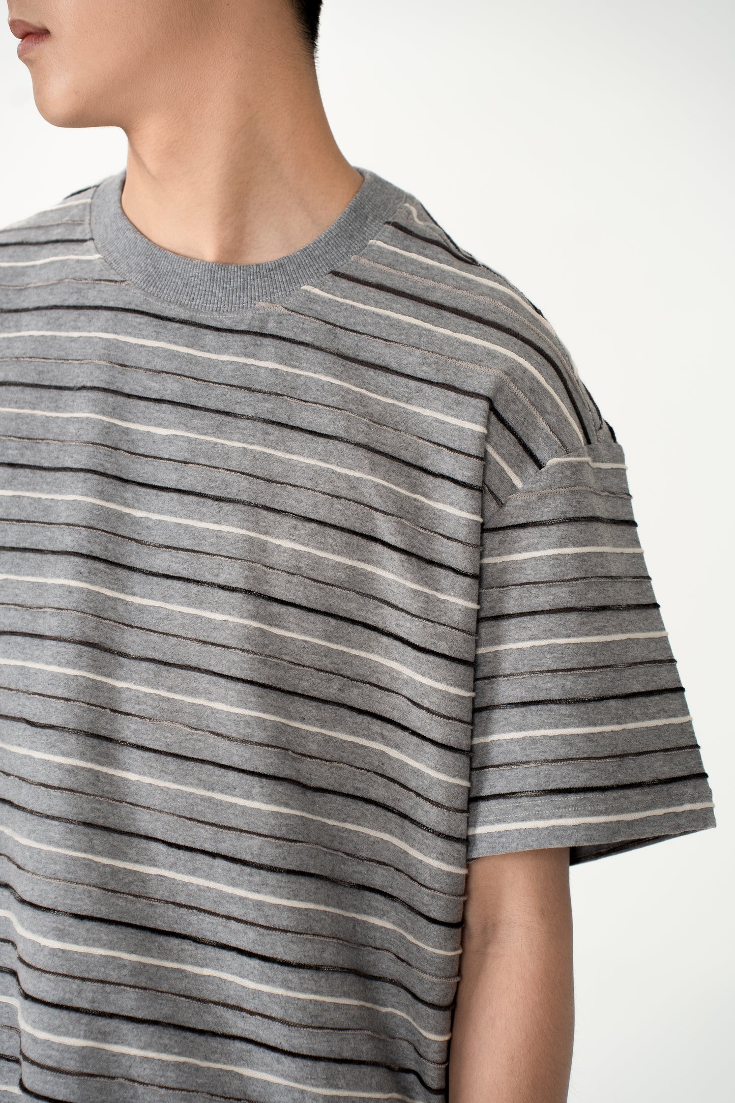 SENSSE STUDIO Striped Crew Neck Tee