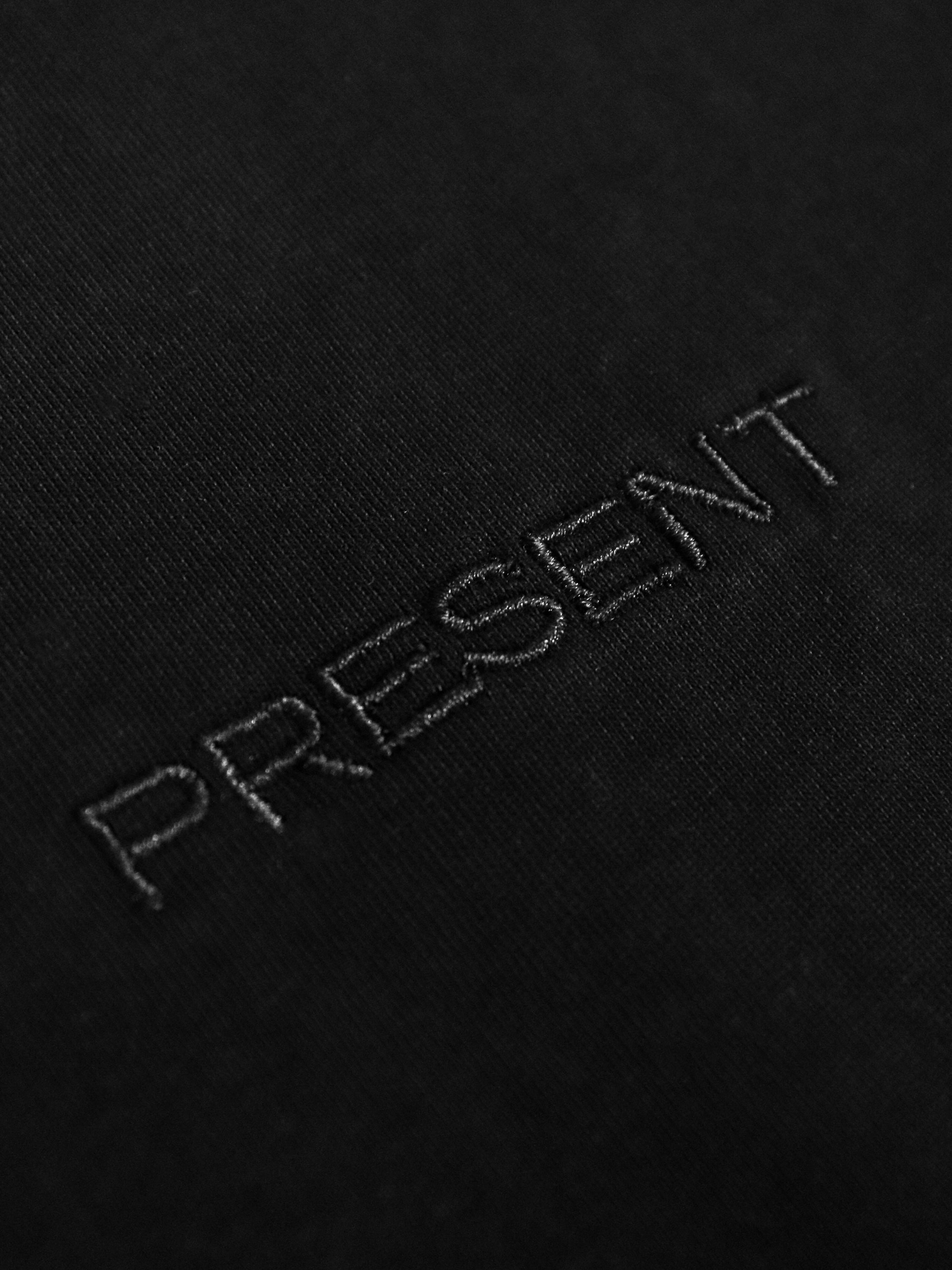 UNIVERSAL L/S T-SHIRT (BLACK EMBROID)