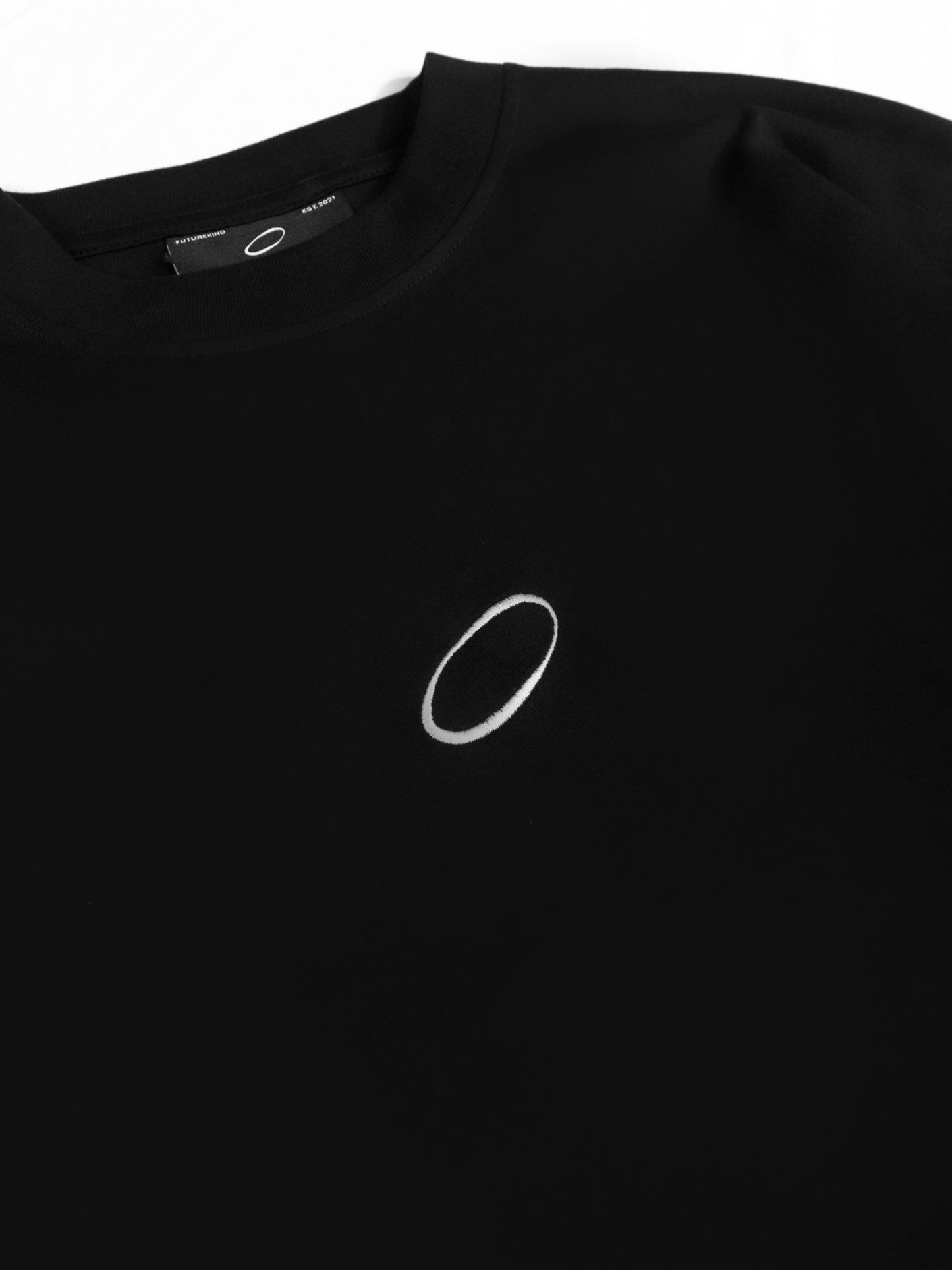 UNIVERSAL L/S T-SHIRT (WHITE EMBROID)