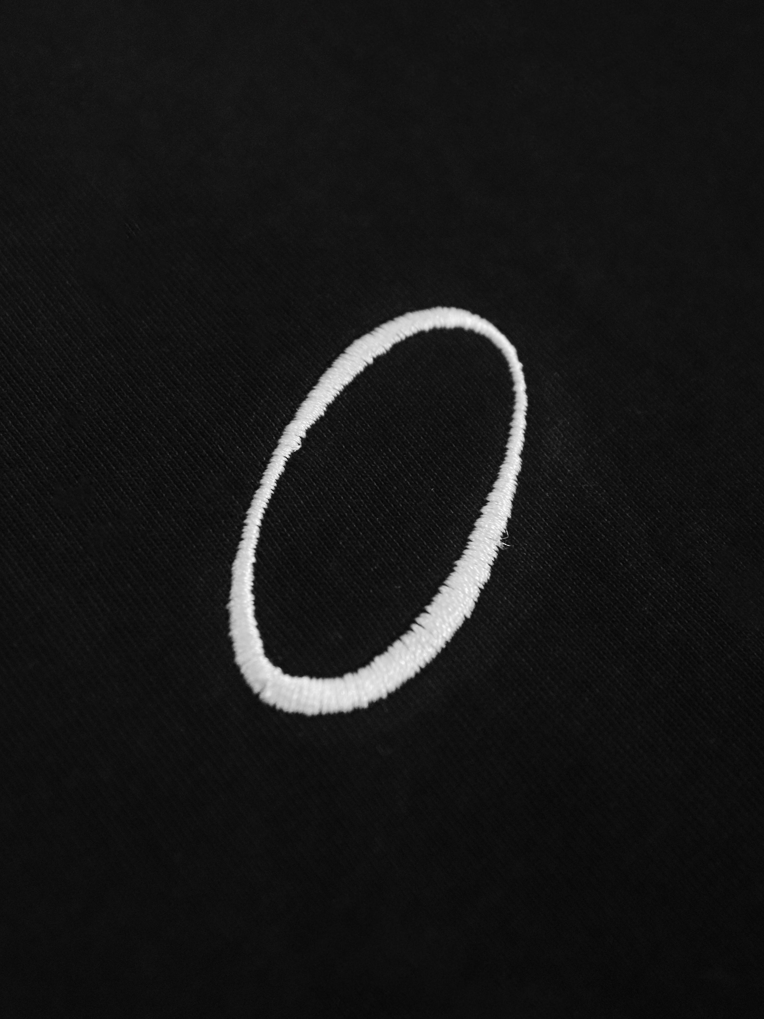 UNIVERSAL S/S T-SHIRT (WHITE EMBROID)