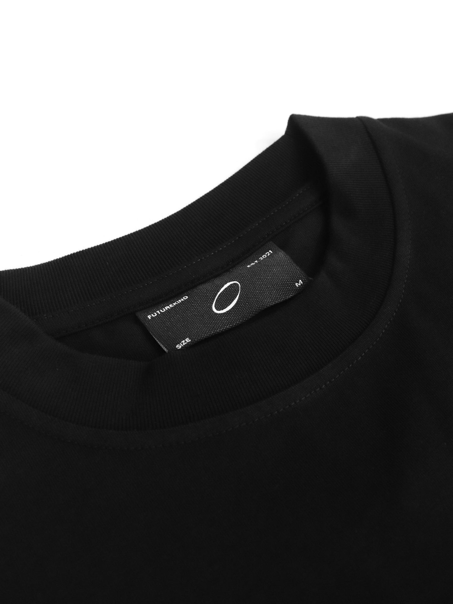 UNIVERSAL S/S T-SHIRT (WHITE EMBROID)