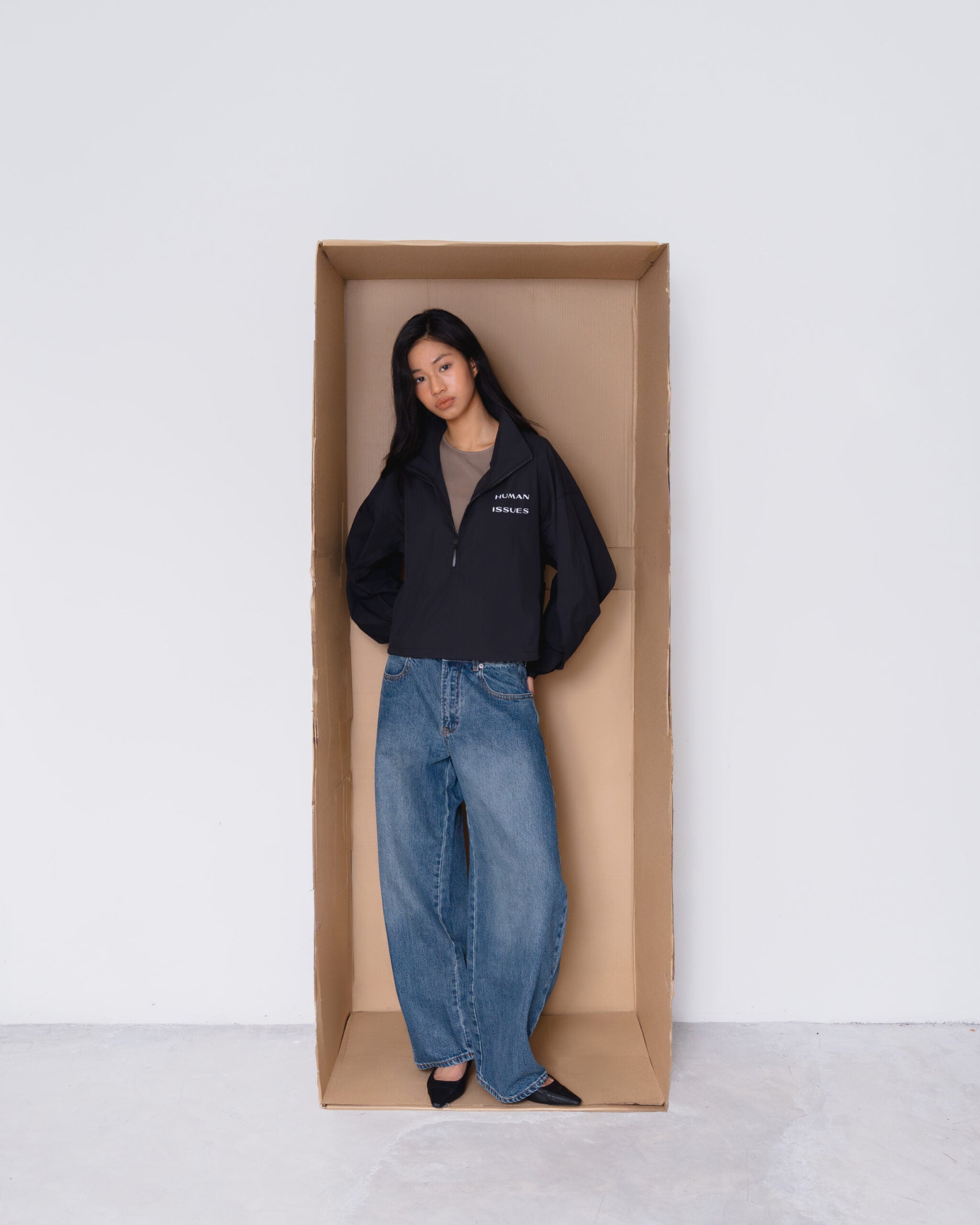 HIGH-NECK HALF-ZIP TOP BLACK