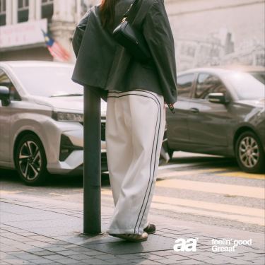 A.A Track Baggy - Off White