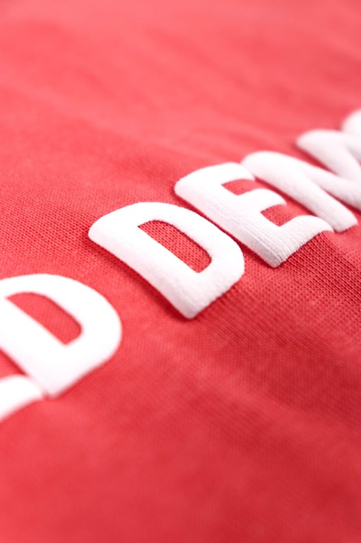 SS24 EMBOSSED LOGO TOMATO TEE